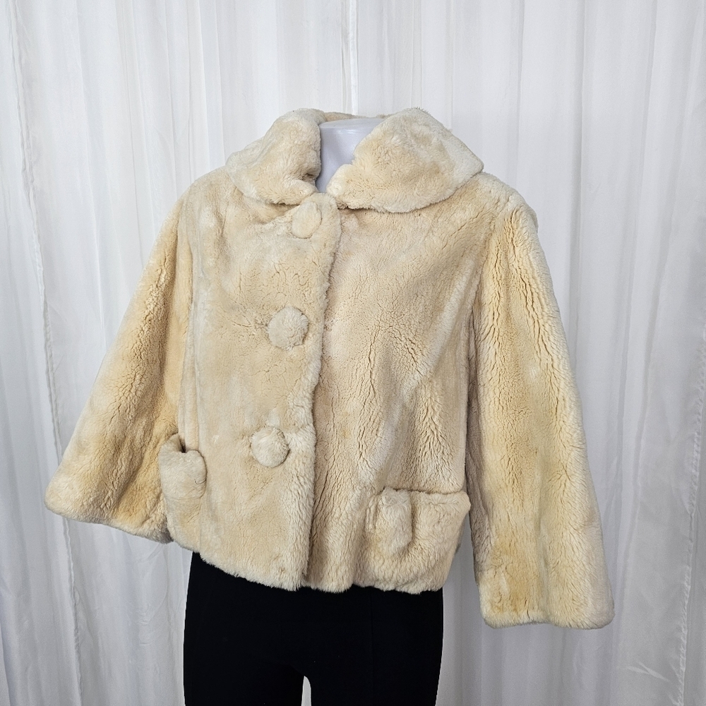 Custom-made cream fur coat crop swing cut amazingly soft elbow length sleeve
